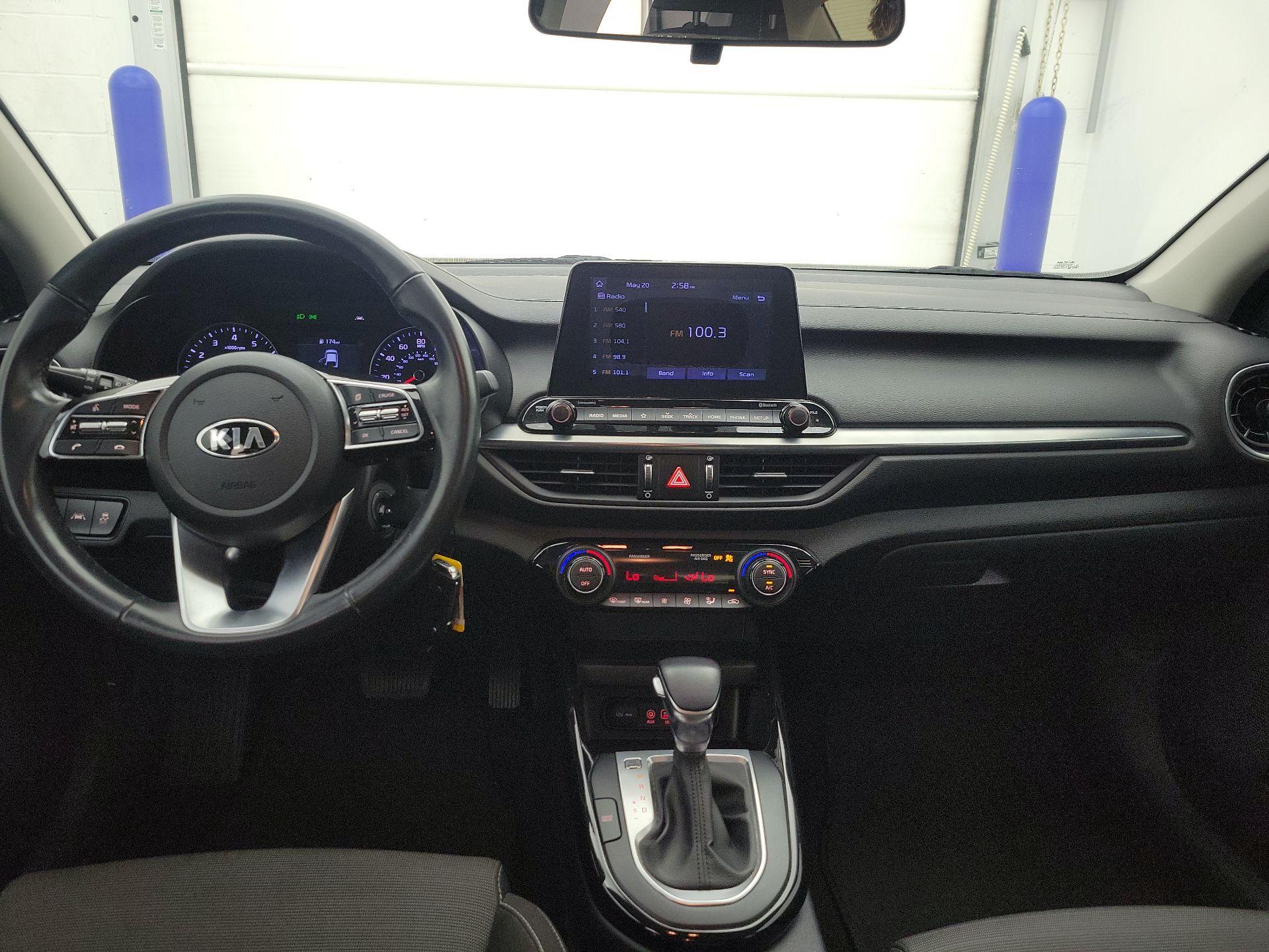 Thumbnail: 2019 Kia Forte - 9