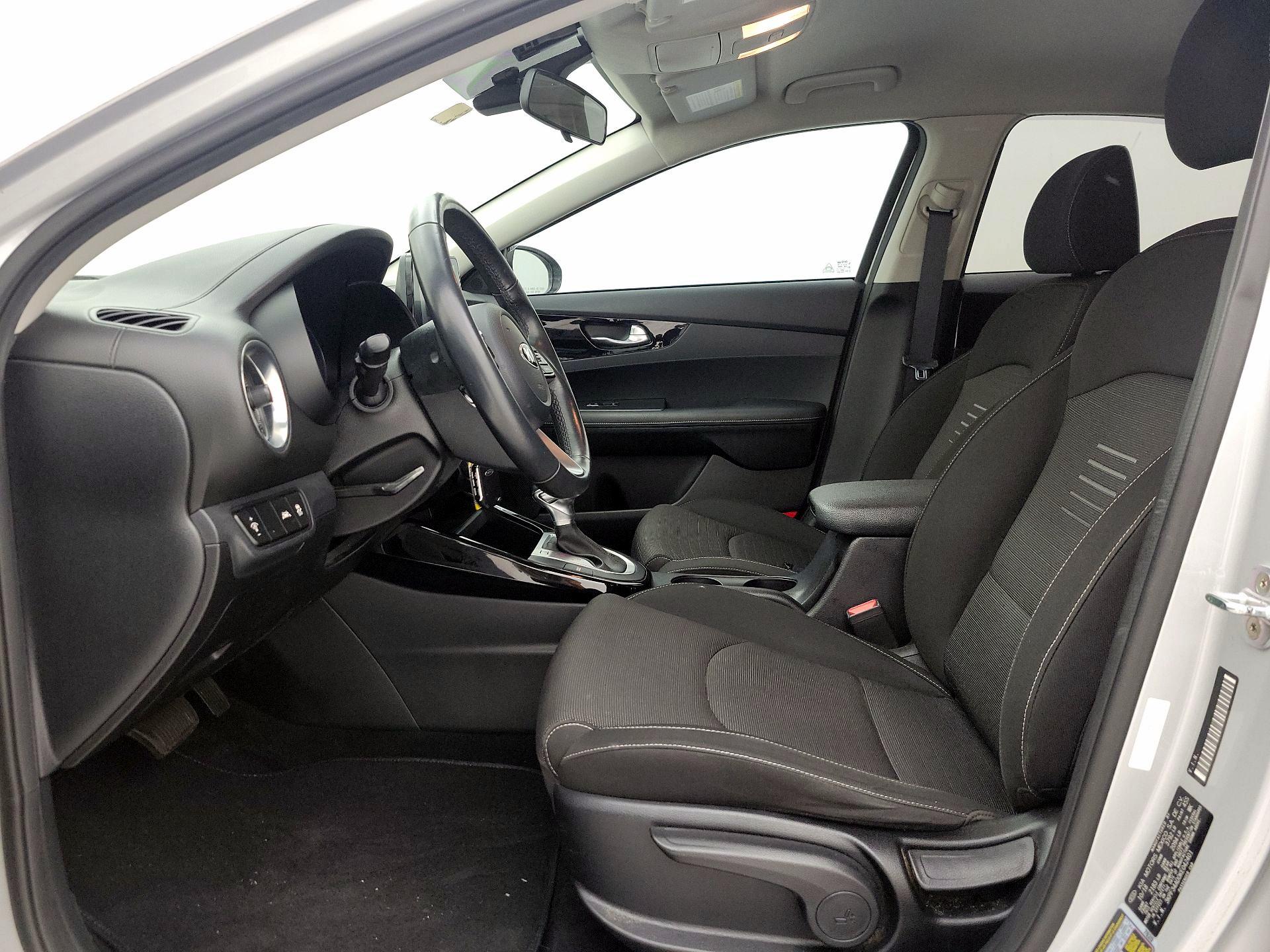 Thumbnail: 2019 Kia Forte - 11