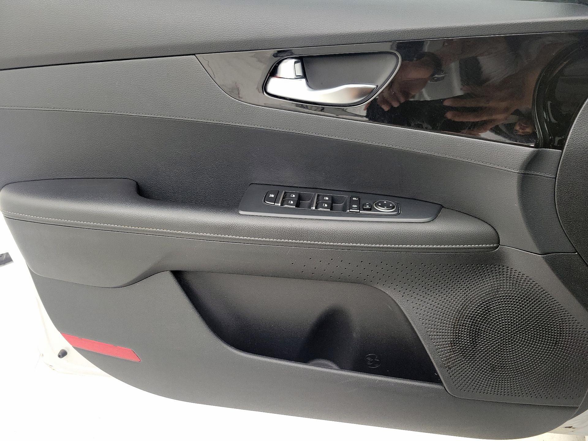 Thumbnail: 2019 Kia Forte - 12