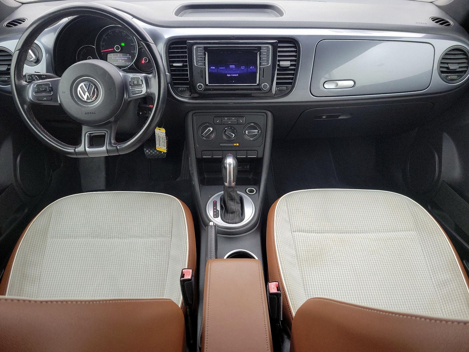 Thumbnail: 2017 Volkswagen Beetle - 9