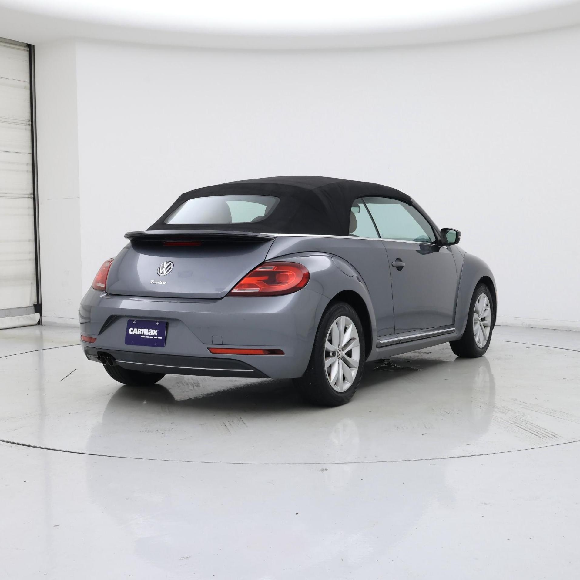Thumbnail: 2017 Volkswagen Beetle - 8