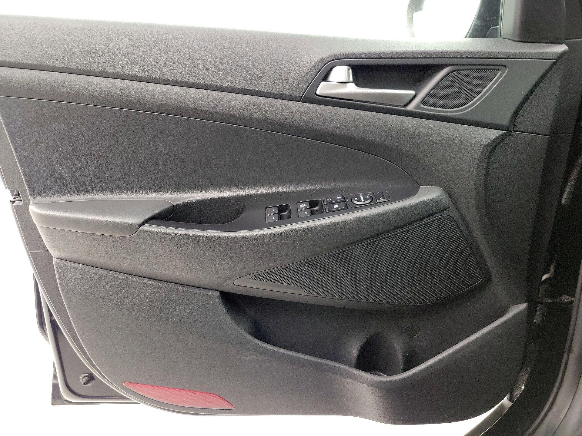 Thumbnail: 2019 Hyundai Tucson - 12
