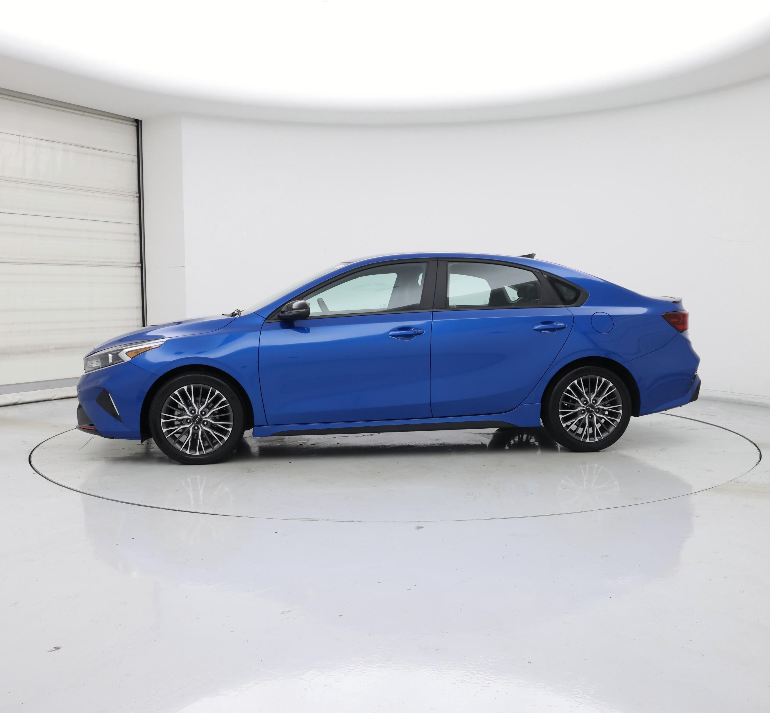 Thumbnail: 2022 Kia Forte - 3