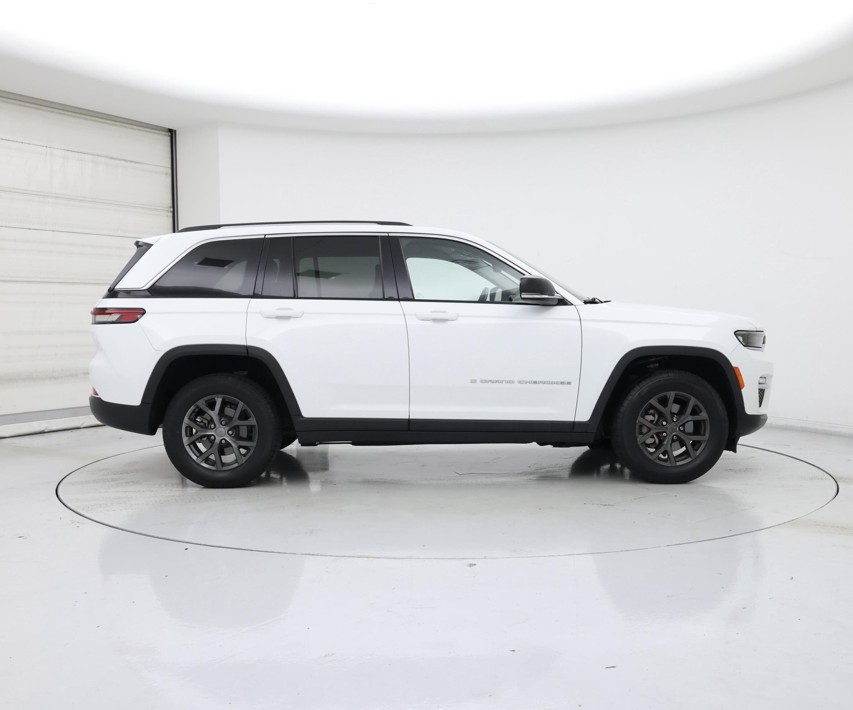 Thumbnail: 2022 Jeep Grand Cherokee - 7