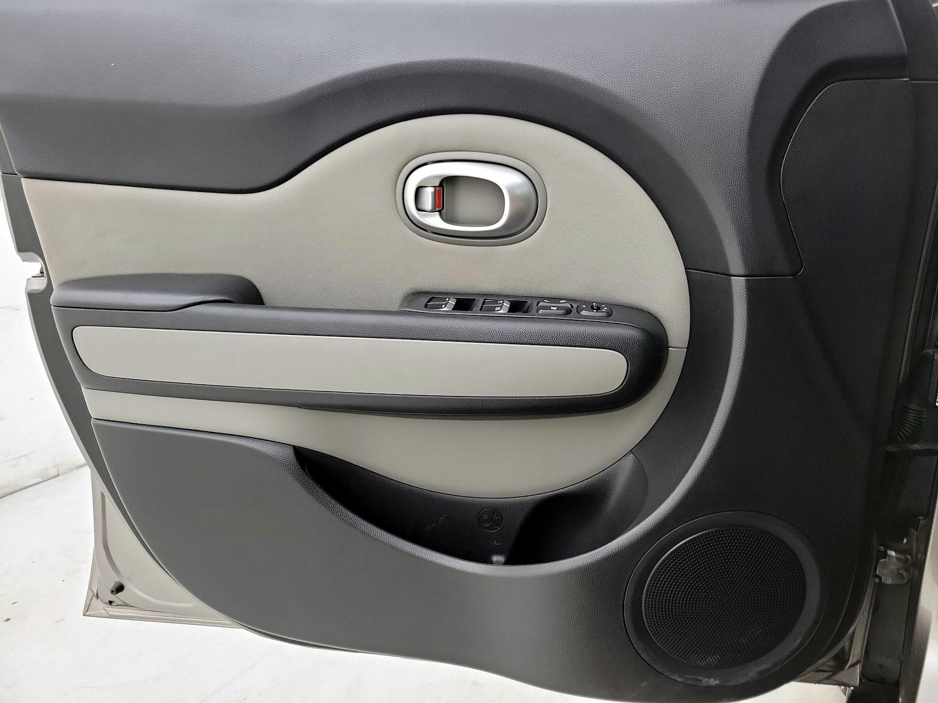 Thumbnail: 2017 Kia Soul - 12