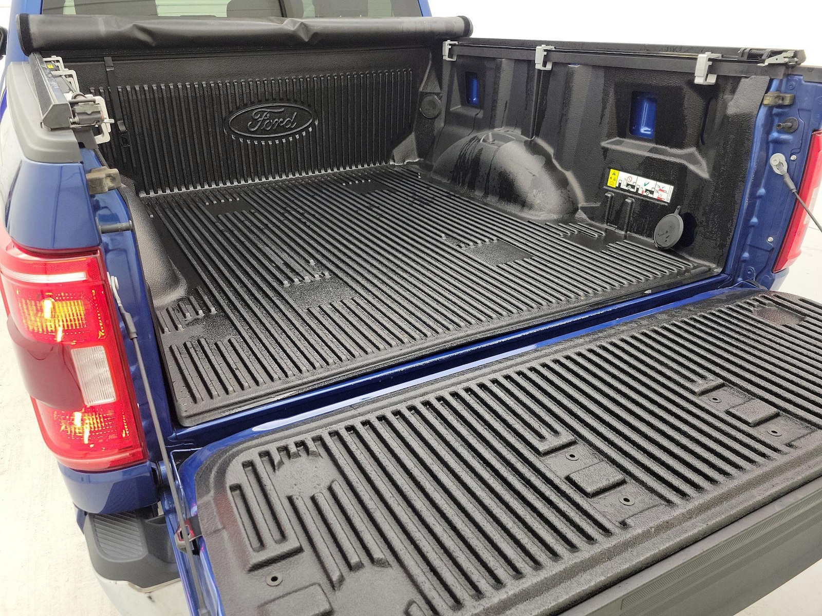 2023 Ford F-150 XLT - Photo 24