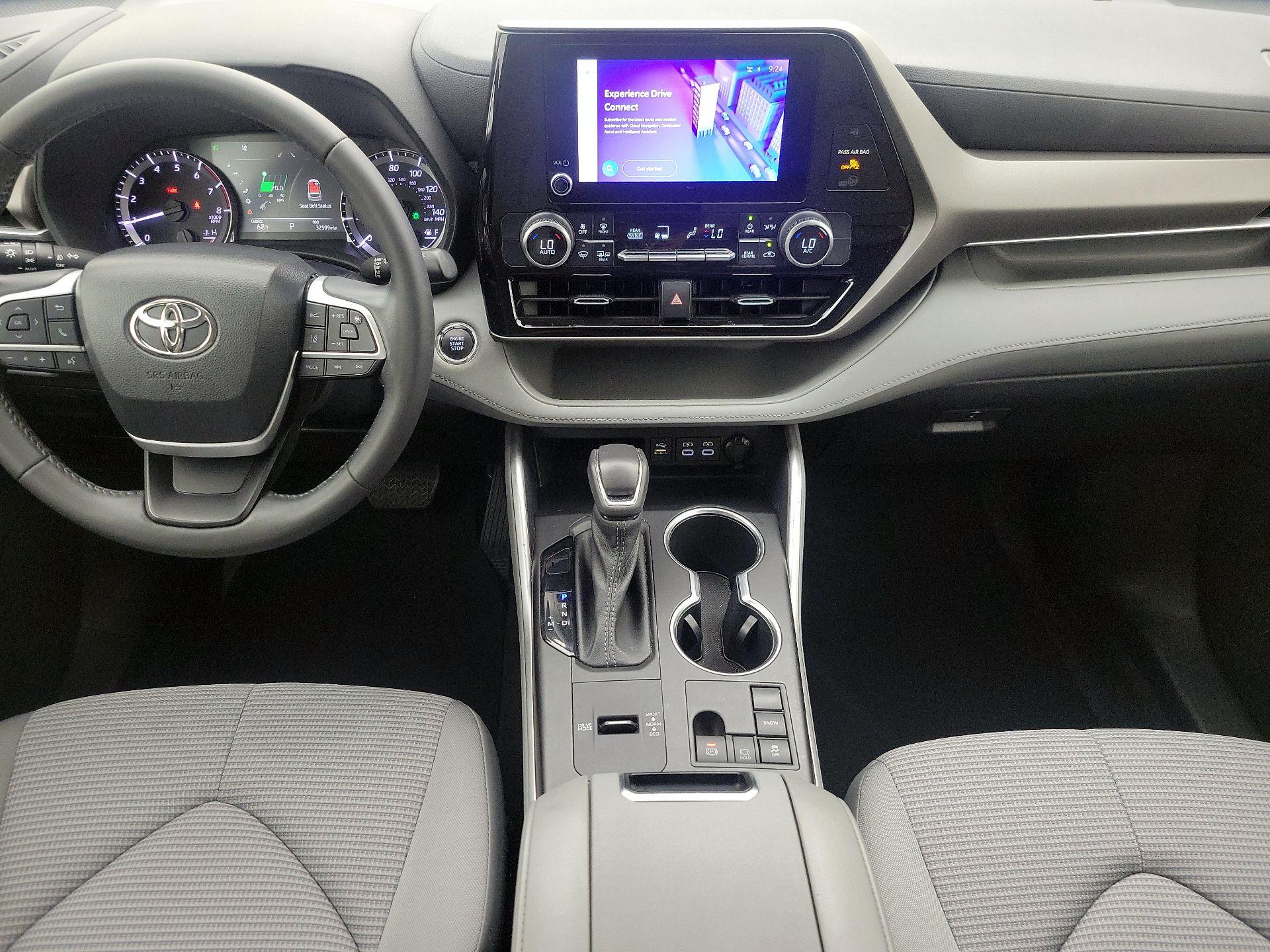 Thumbnail: 2023 Toyota Highlander - 9