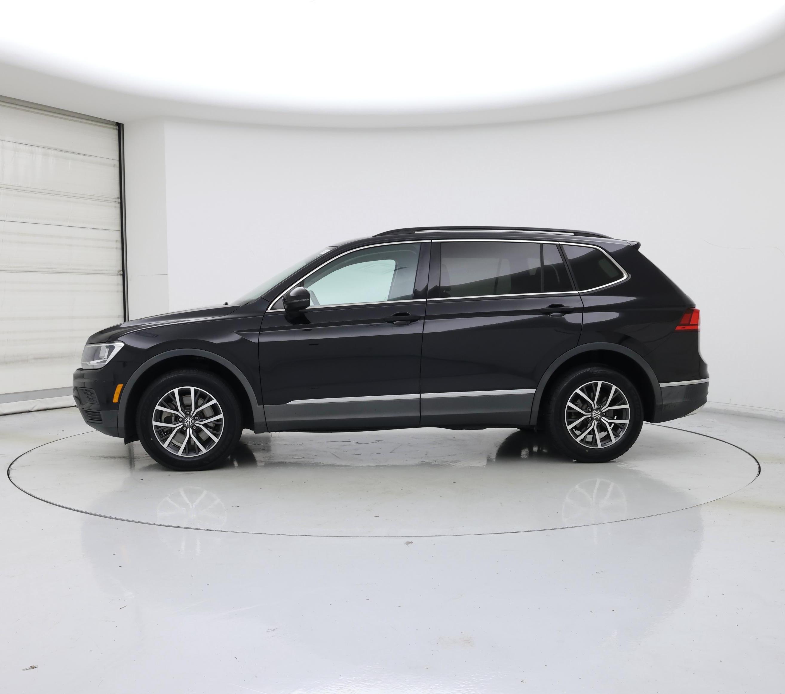Thumbnail: 2020 Volkswagen Tiguan - 3