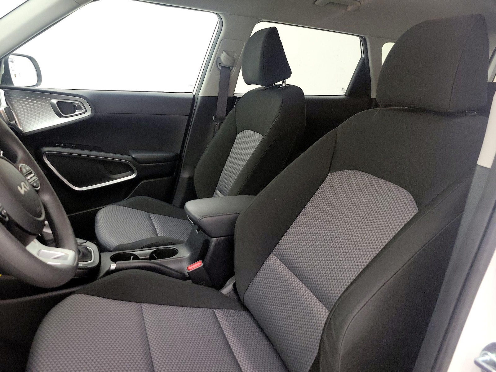 2023 Kia Soul LX - Photo 12
