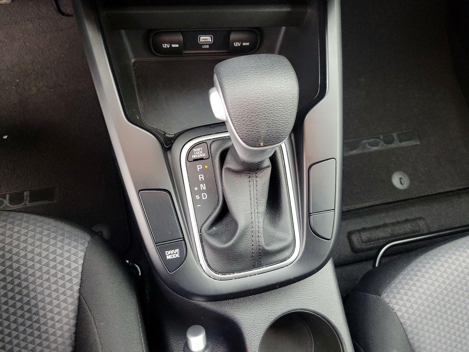 2023 Kia Soul LX - Photo 18