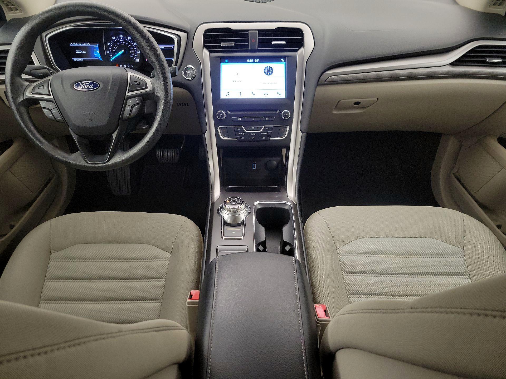 Thumbnail: 2017 Ford Fusion - 9