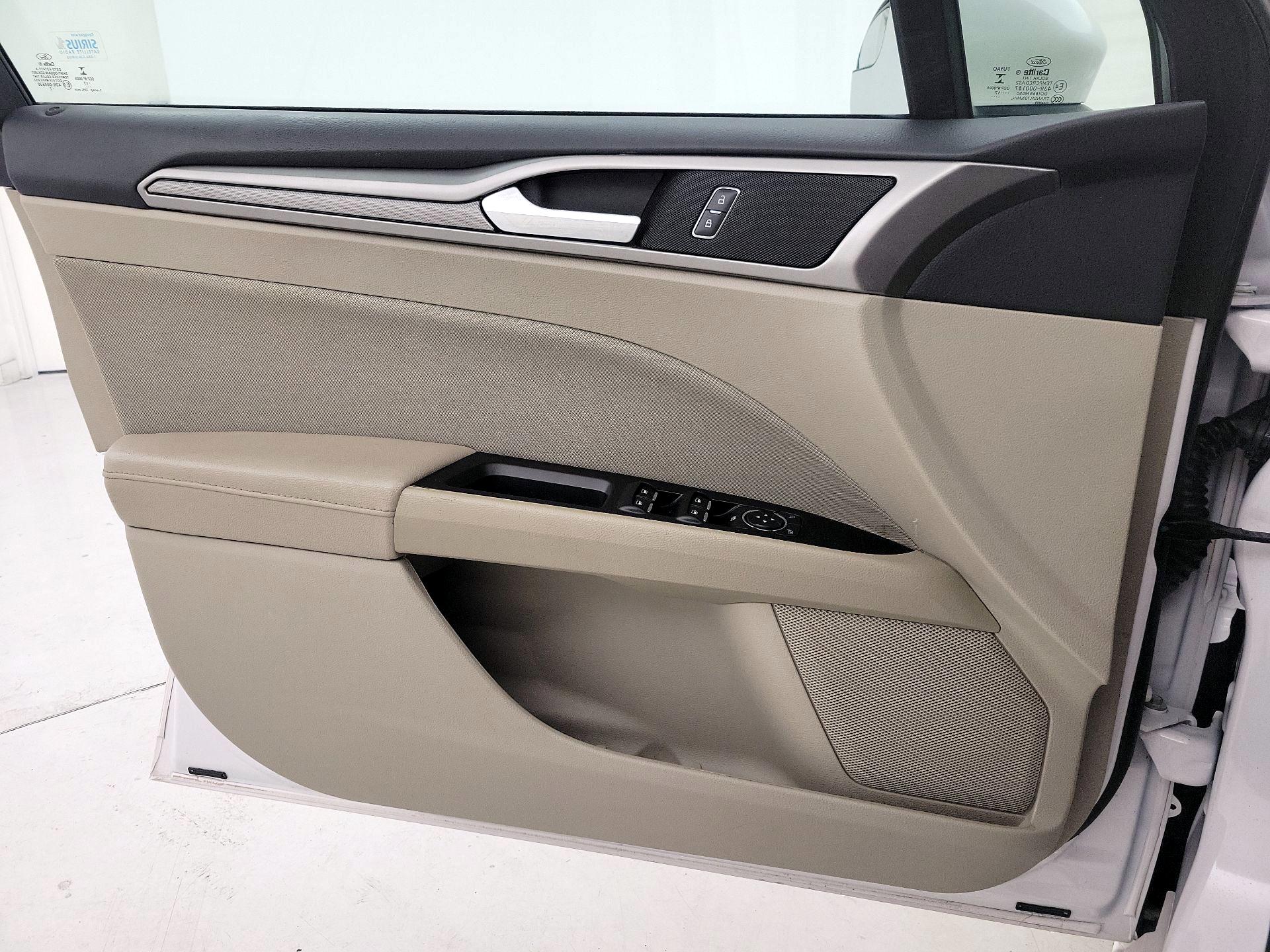 Thumbnail: 2017 Ford Fusion - 12