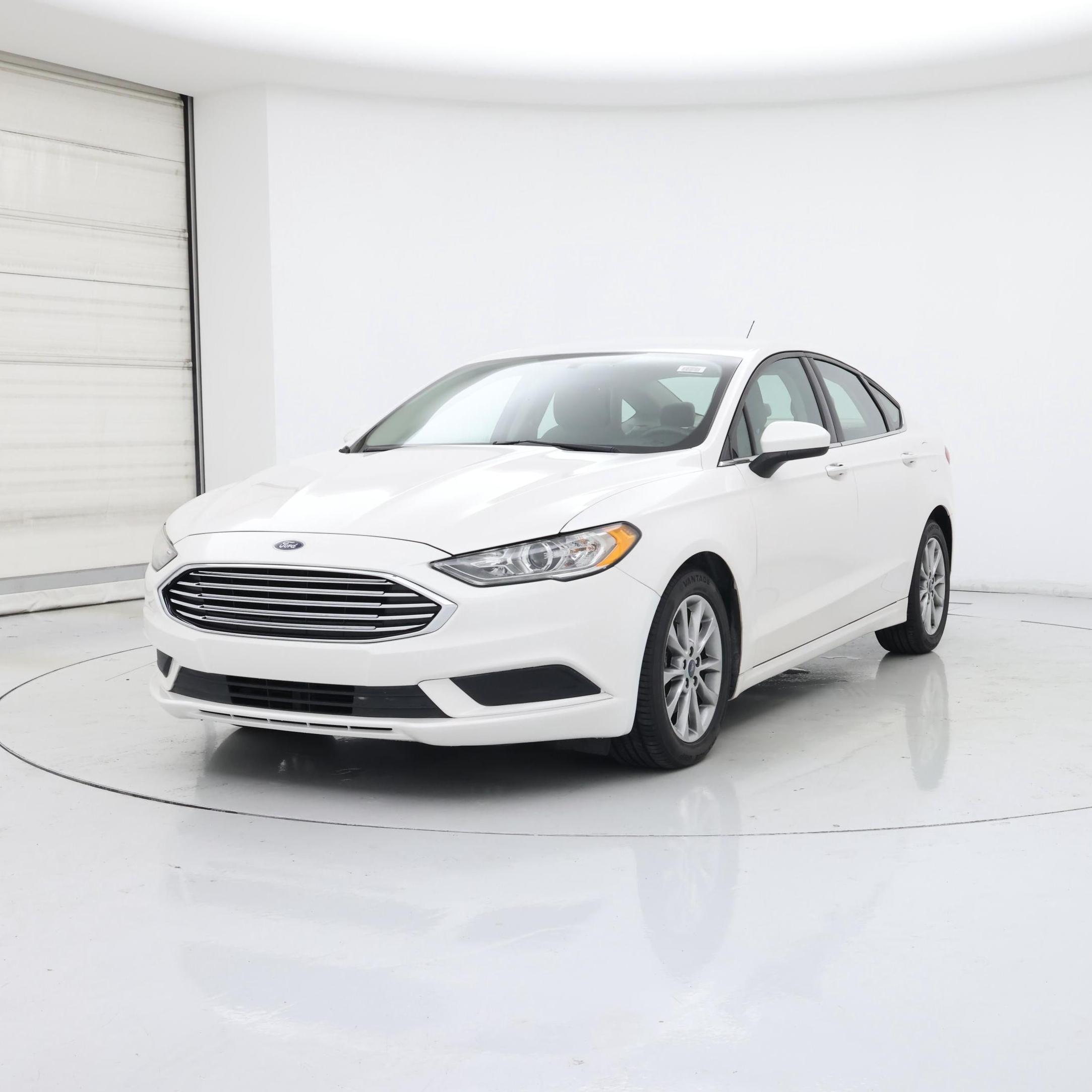 Thumbnail: 2017 Ford Fusion - 4