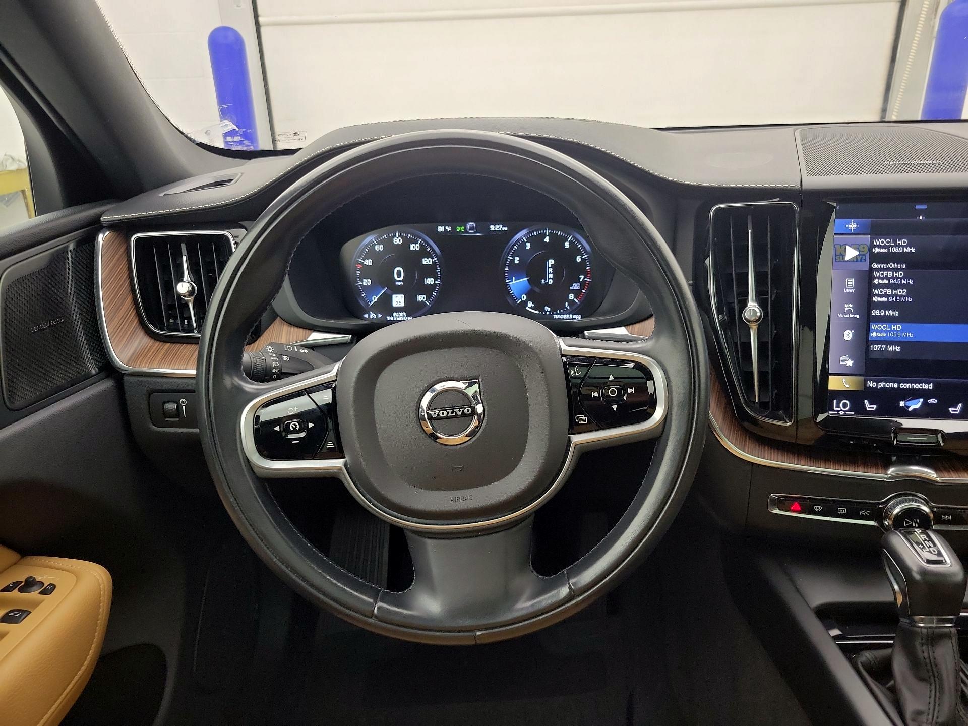 Thumbnail: 2020 Volvo XC60 - 10