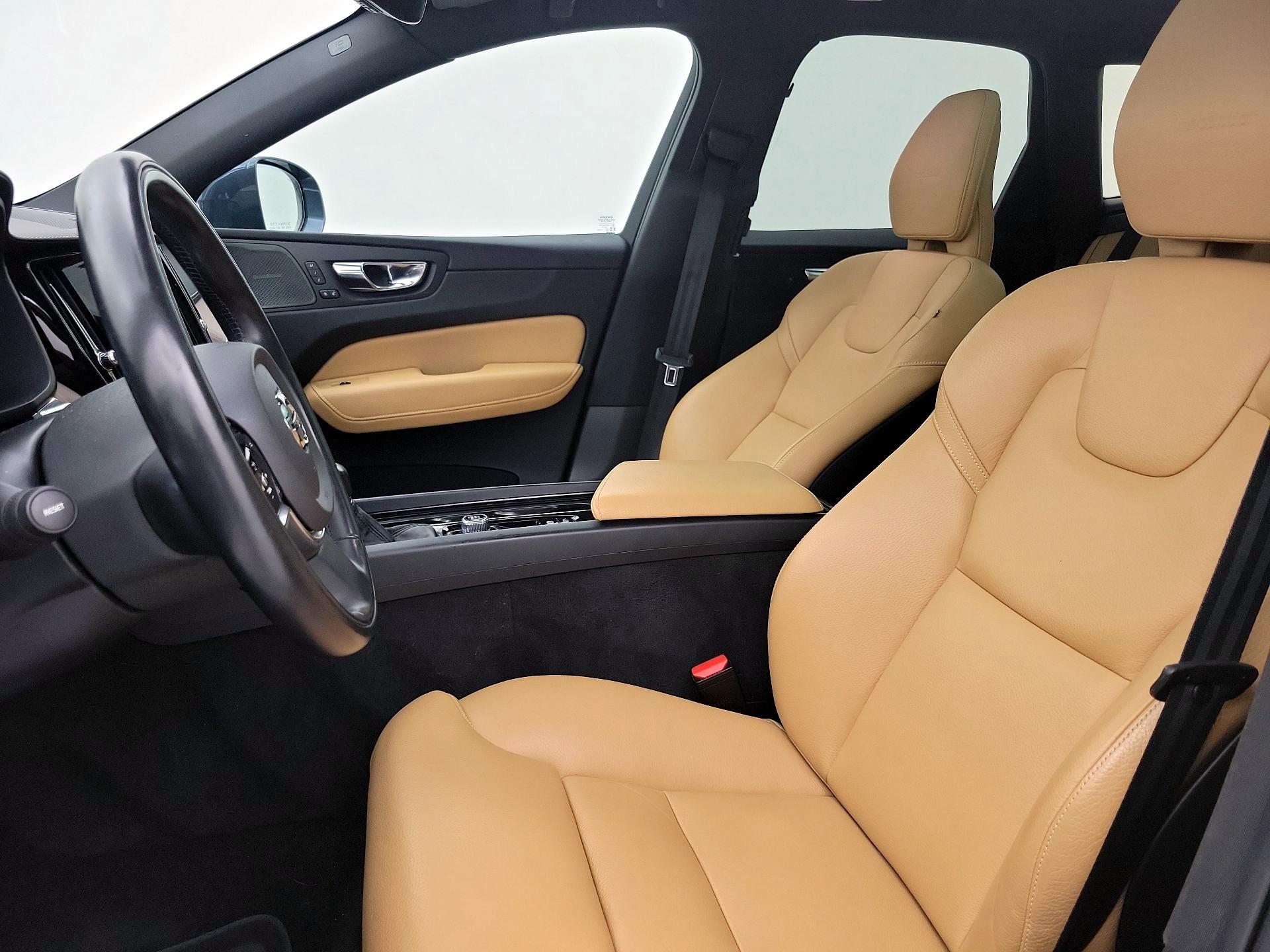 Thumbnail: 2020 Volvo XC60 - 11