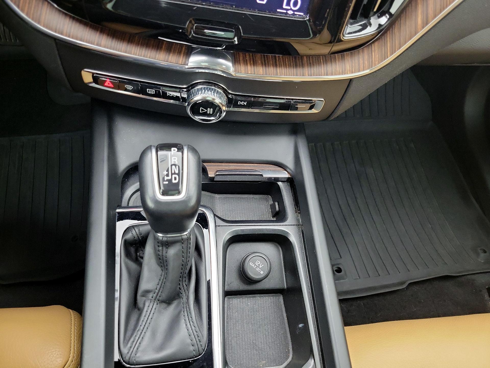 Thumbnail: 2020 Volvo XC60 - 17