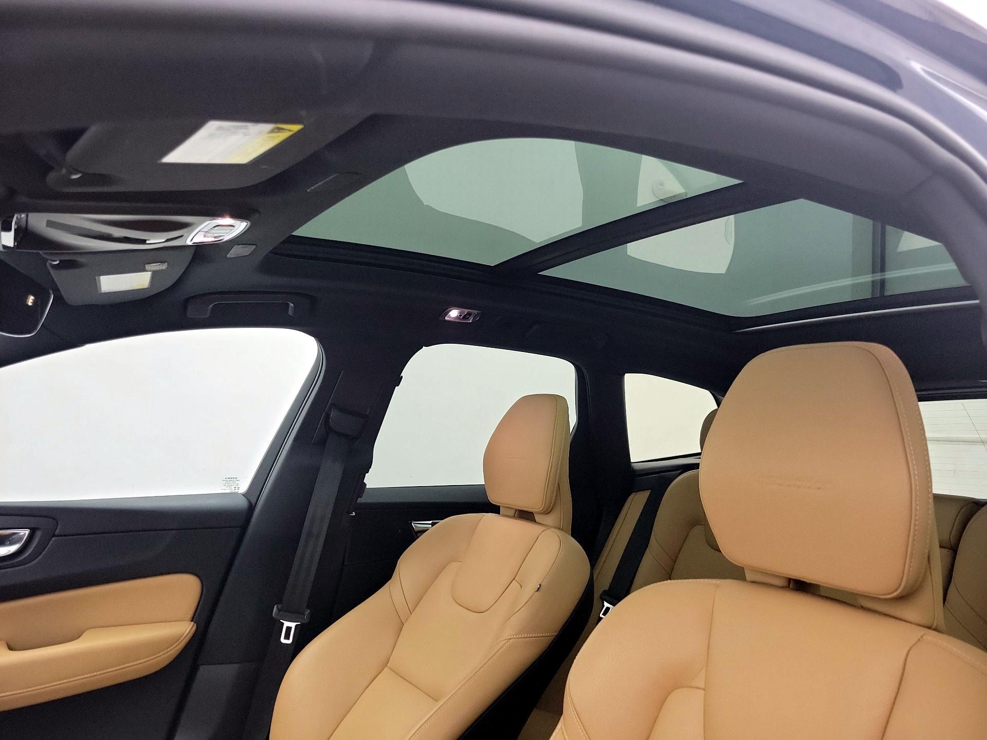 Thumbnail: 2020 Volvo XC60 - 19