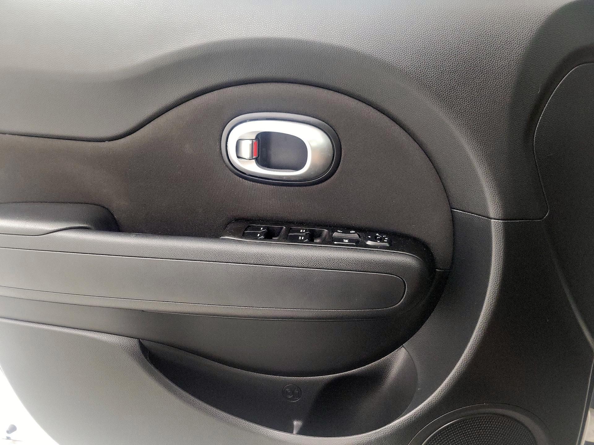Thumbnail: 2016 Kia Soul - 12