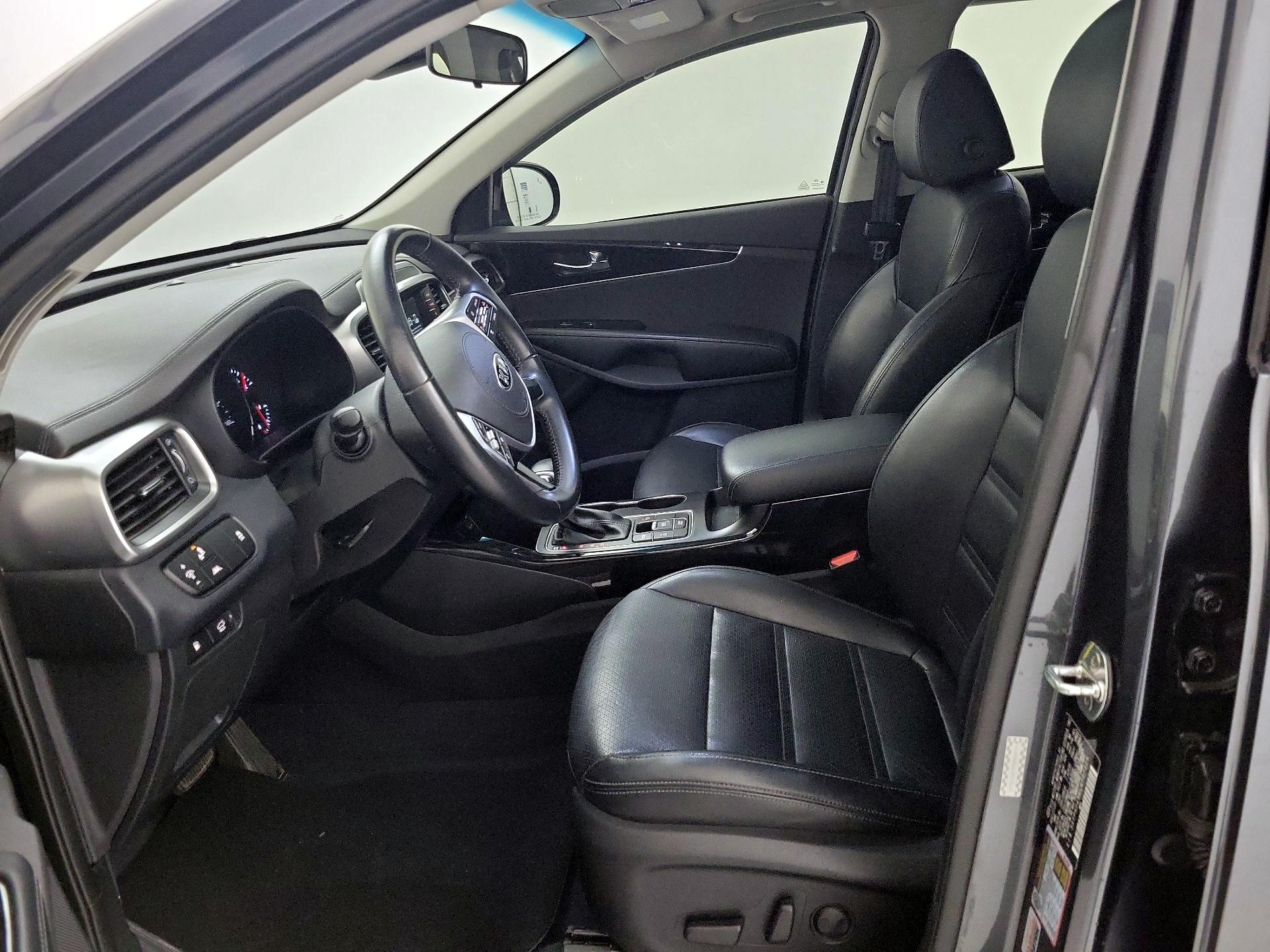 Thumbnail: 2020 Kia Sorento - 11
