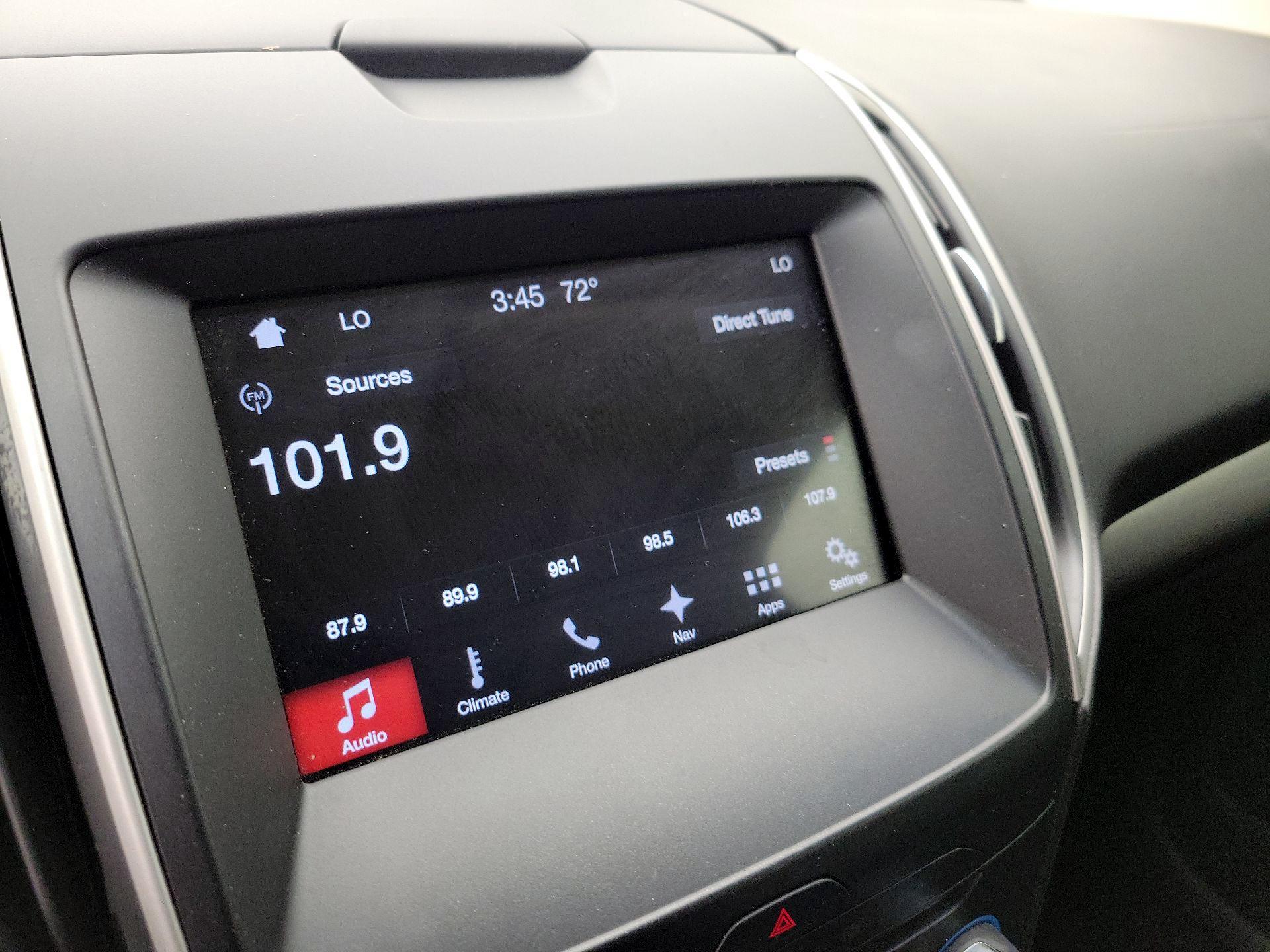Thumbnail: 2017 Ford Edge - 16