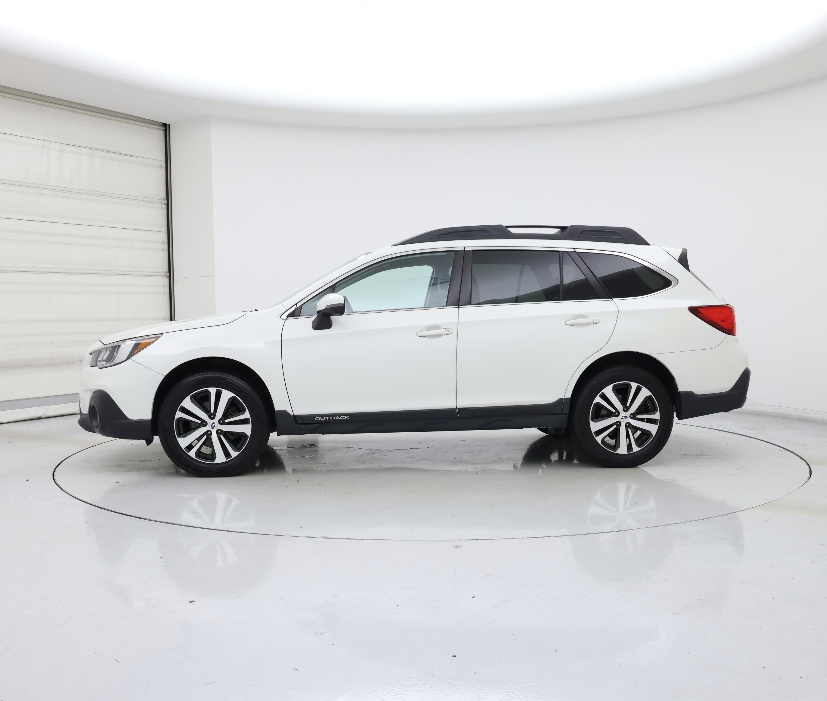 Thumbnail: 2018 Subaru Outback - 3