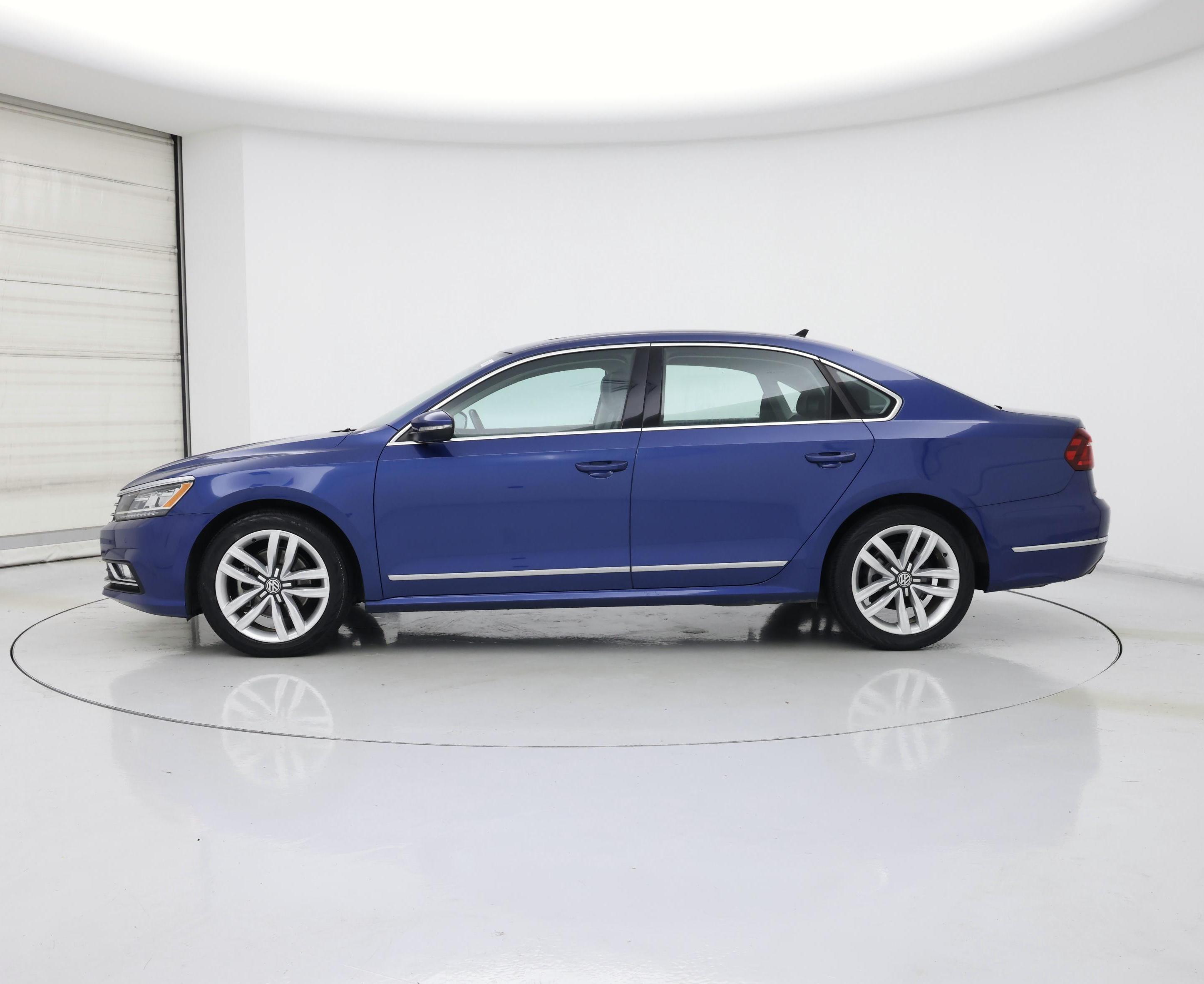 Thumbnail: 2017 Volkswagen Passat - 3