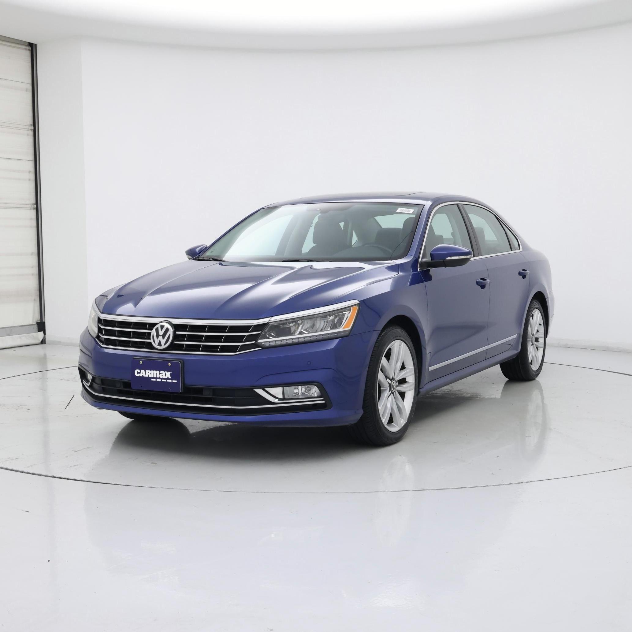 Thumbnail: 2017 Volkswagen Passat - 4