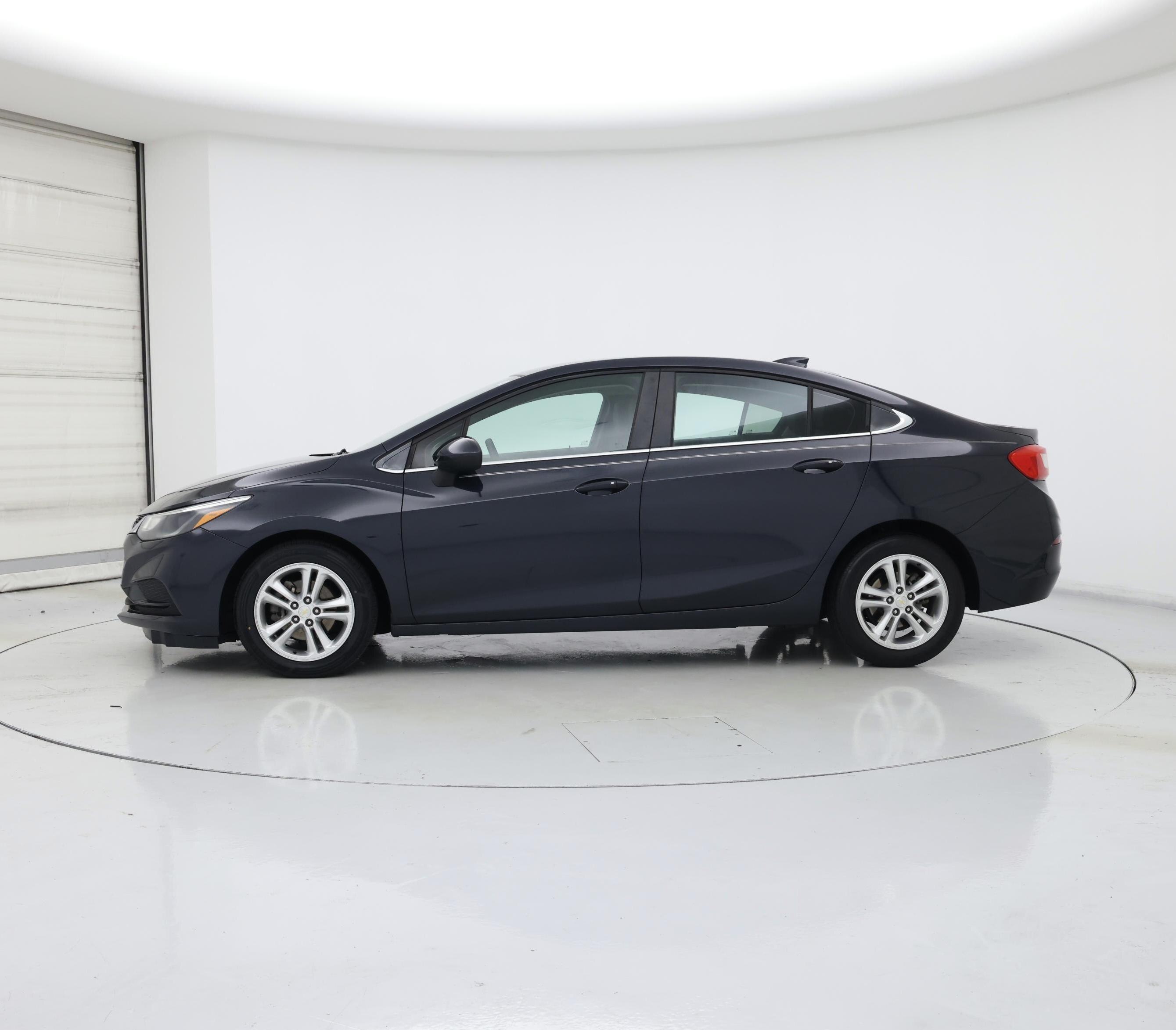 Thumbnail: 2016 Chevrolet Cruze - 3