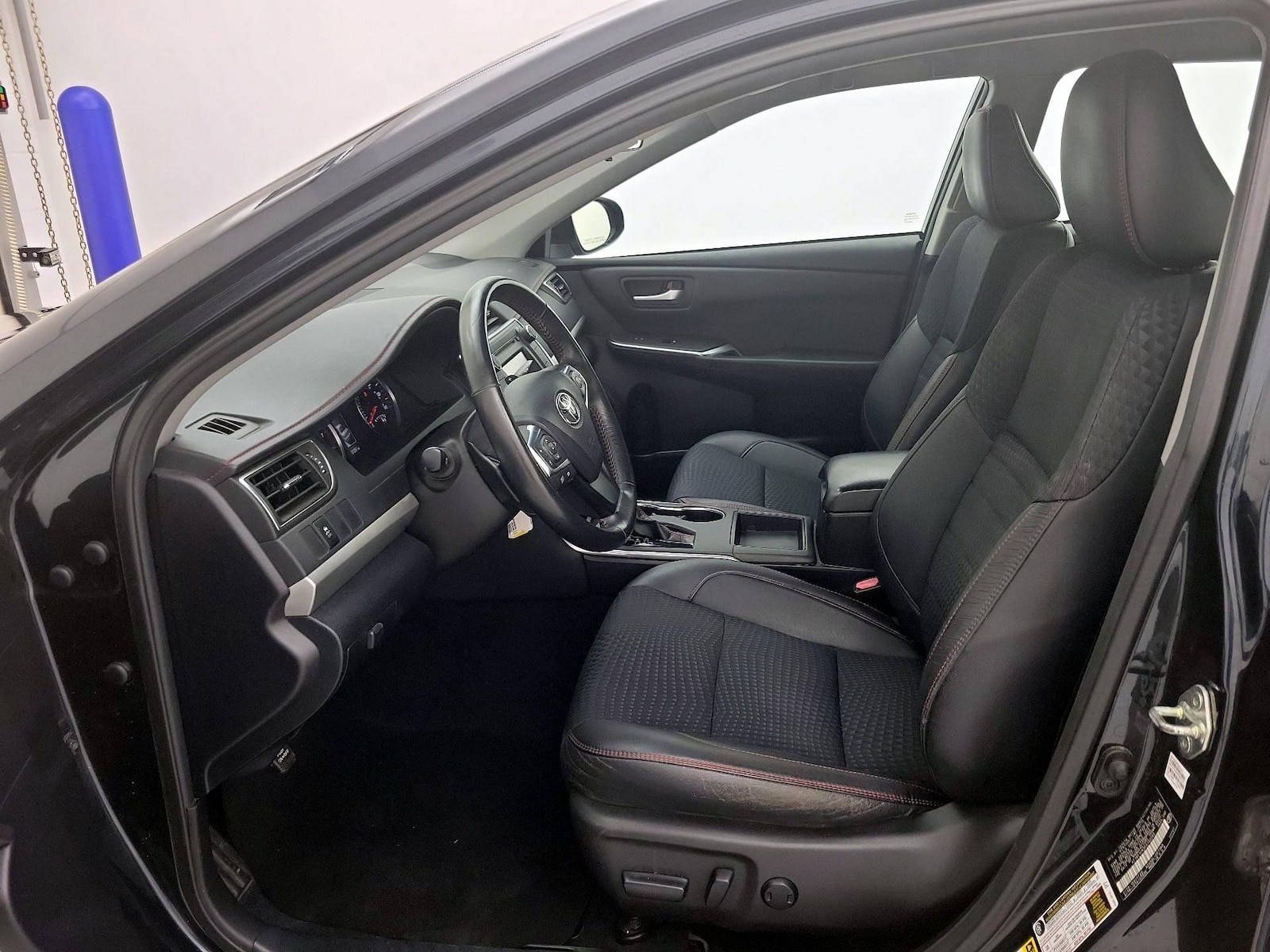 Power Seat(s) & Side Airbags