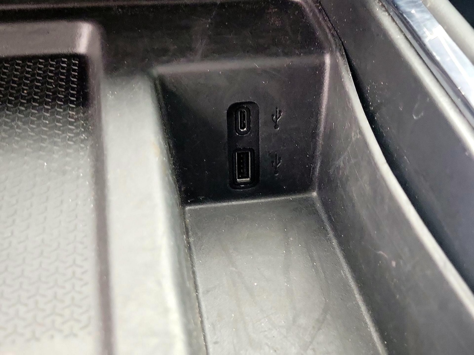 2025 GMC Acadia Elevation - Photo 19