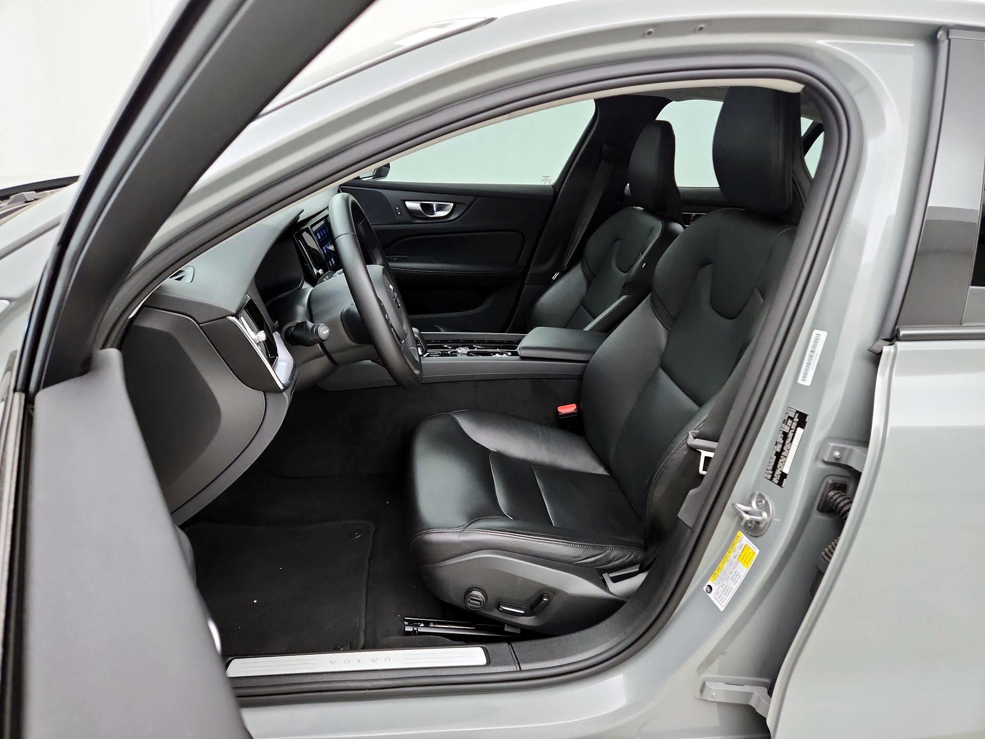 Thumbnail: 2024 Volvo S60 - 11