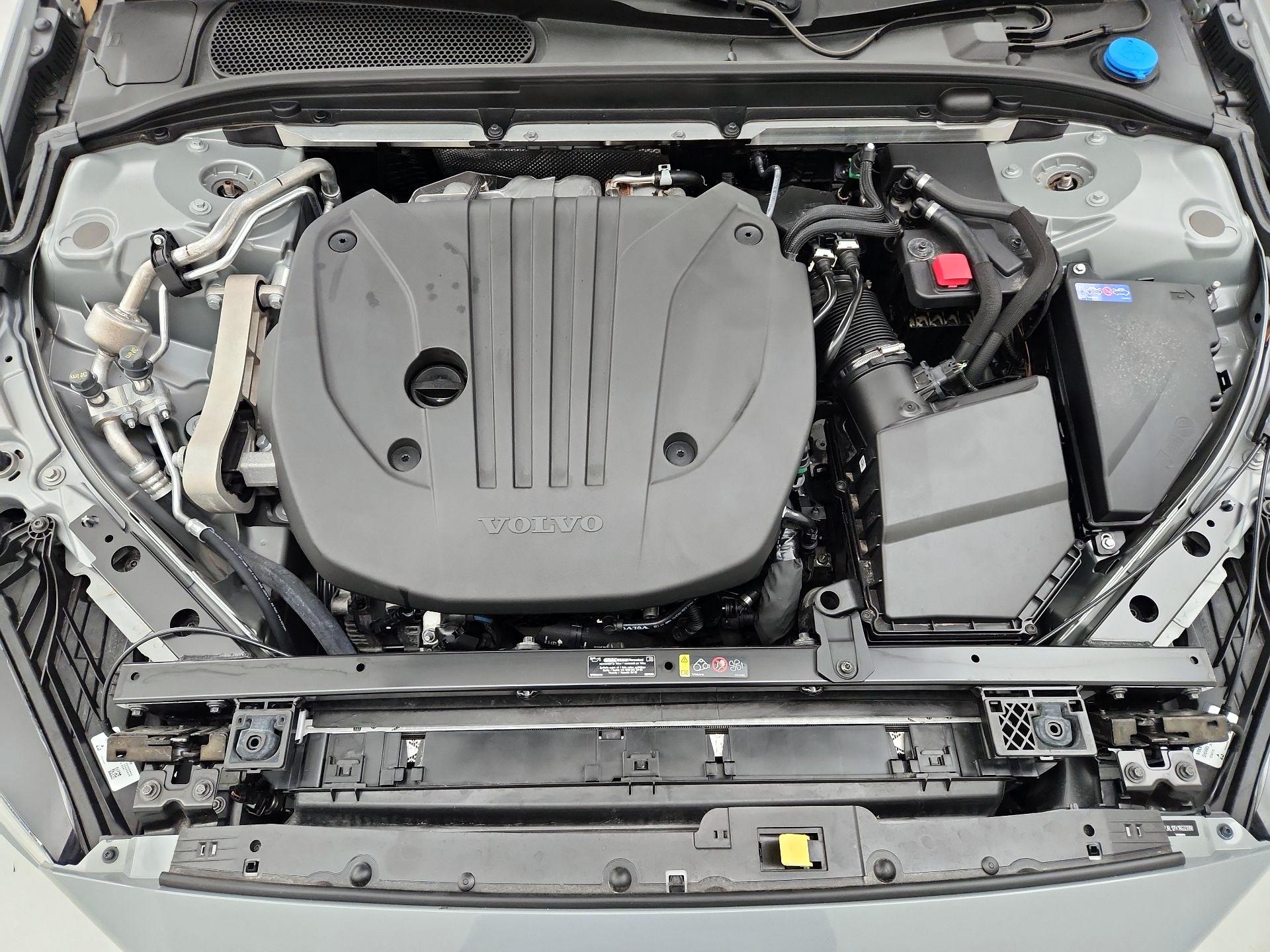 Thumbnail: 2024 Volvo S60 - 17