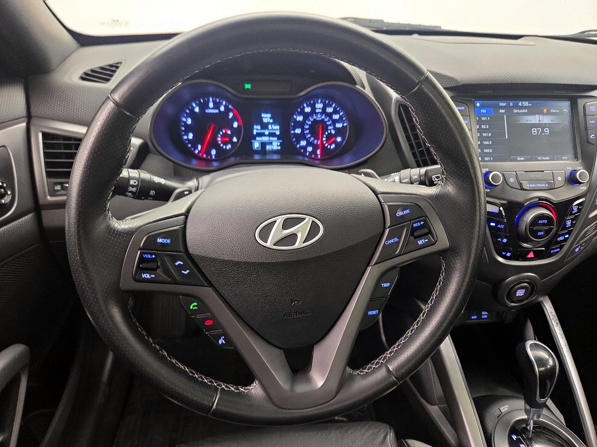 Thumbnail: 2016 Hyundai Veloster - 10