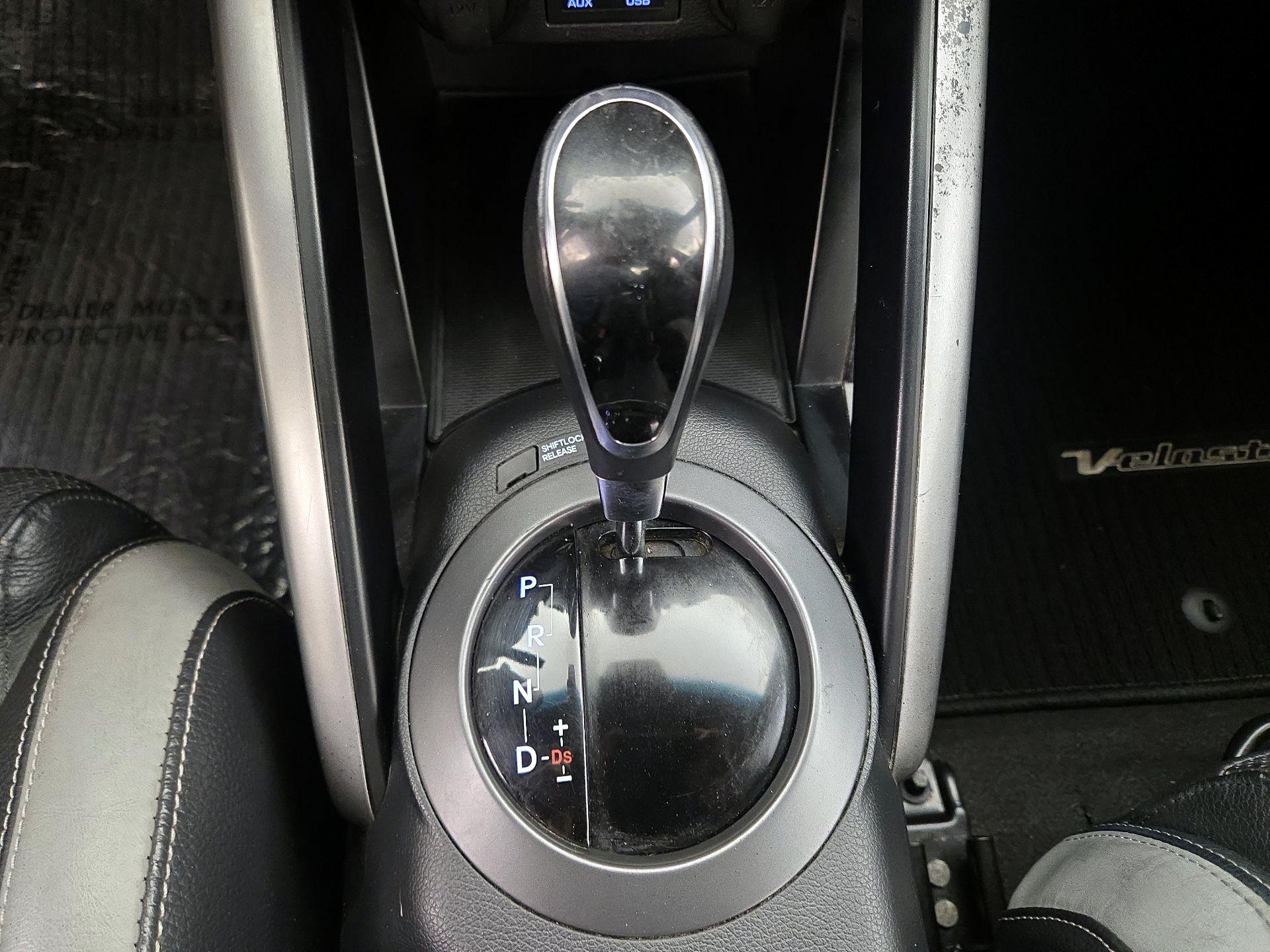Thumbnail: 2016 Hyundai Veloster - 18
