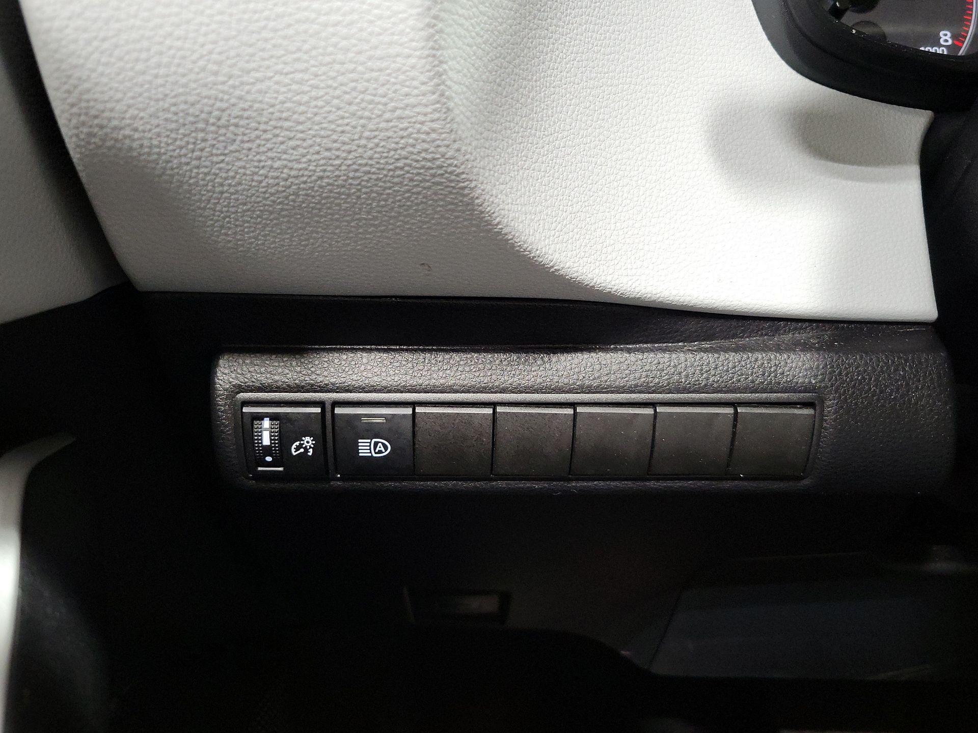 Thumbnail: 2025 Toyota Corolla - 13