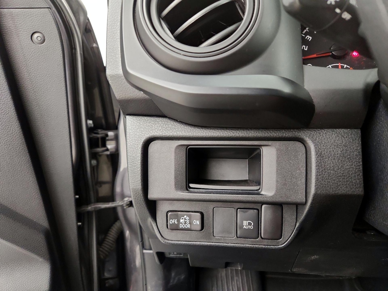 2019 Toyota Tacoma SR - Photo 14