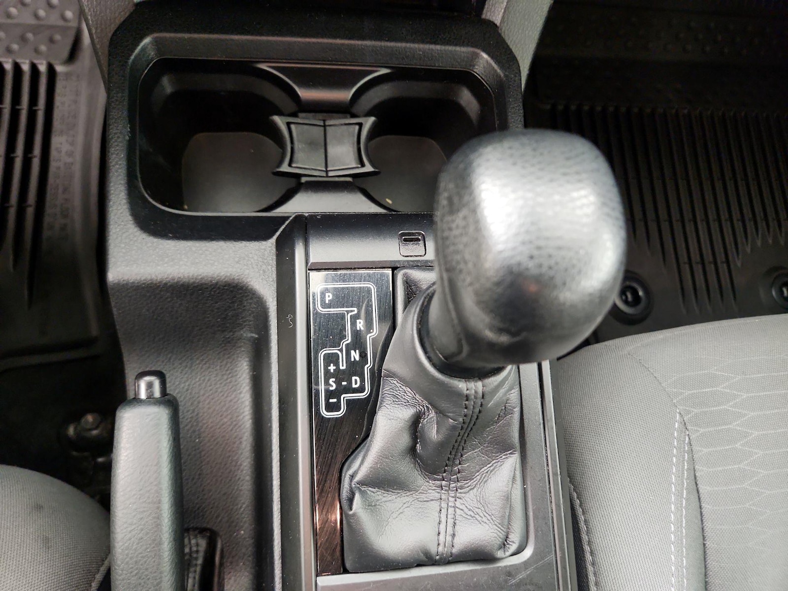 2019 Toyota Tacoma SR - Photo 18