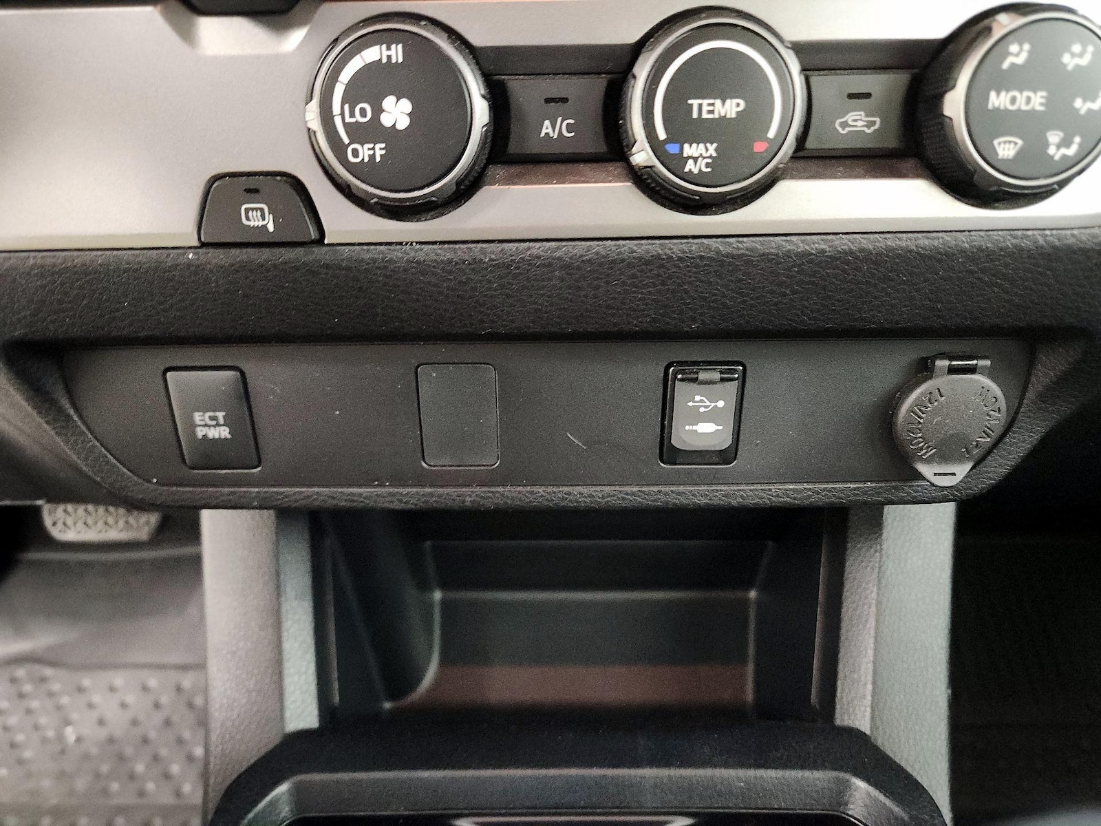 2019 Toyota Tacoma SR - Photo 19