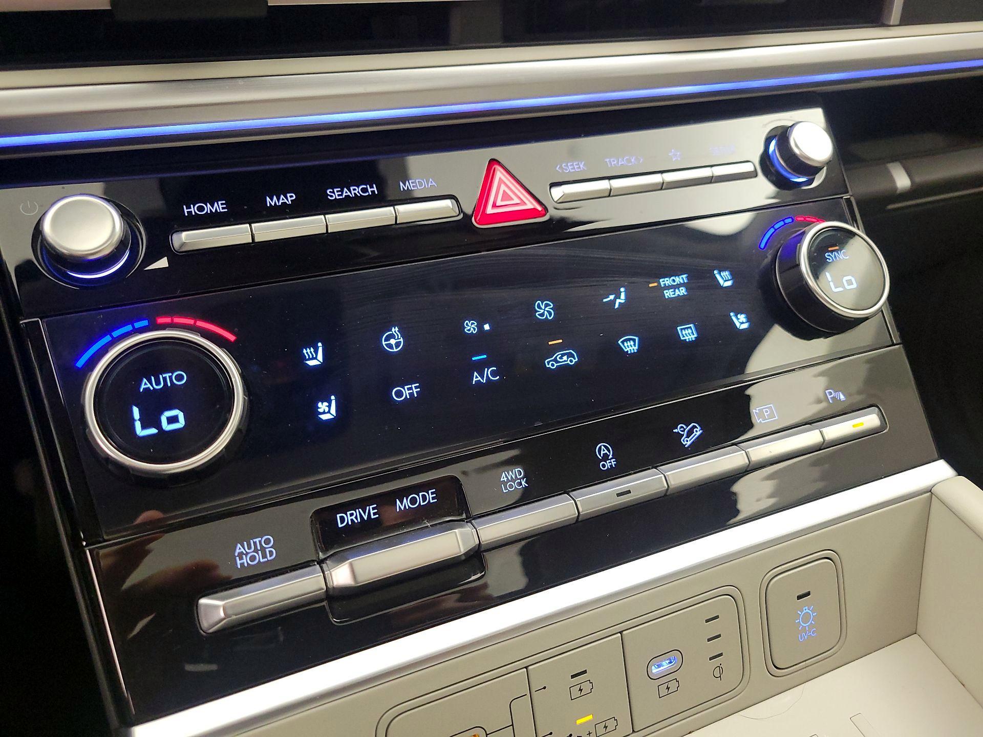 Thumbnail: 2024 Hyundai Santa Fe - 17