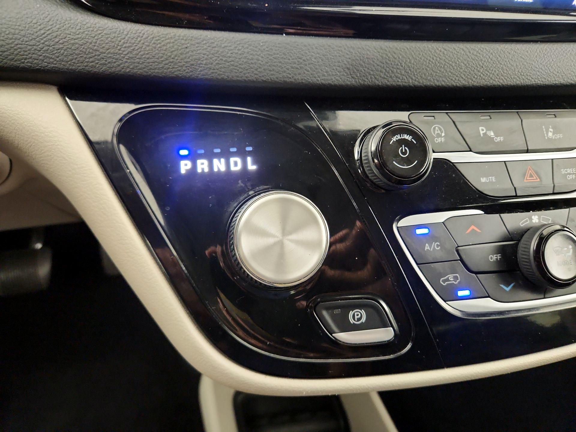 Thumbnail: 2023 Chrysler Pacifica - 15