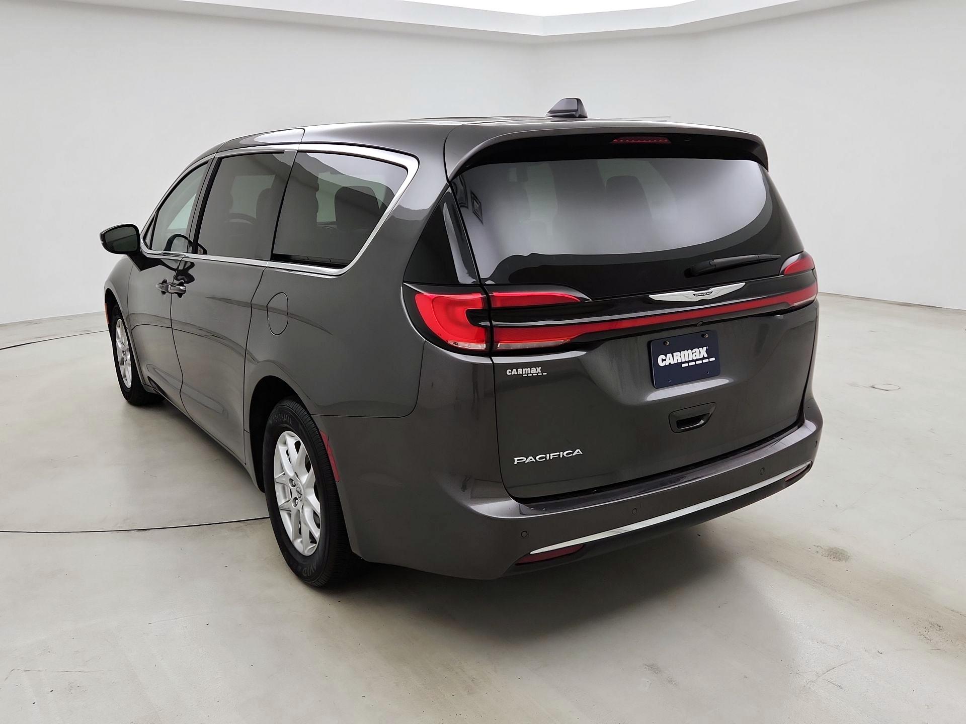 Thumbnail: 2023 Chrysler Pacifica - 7