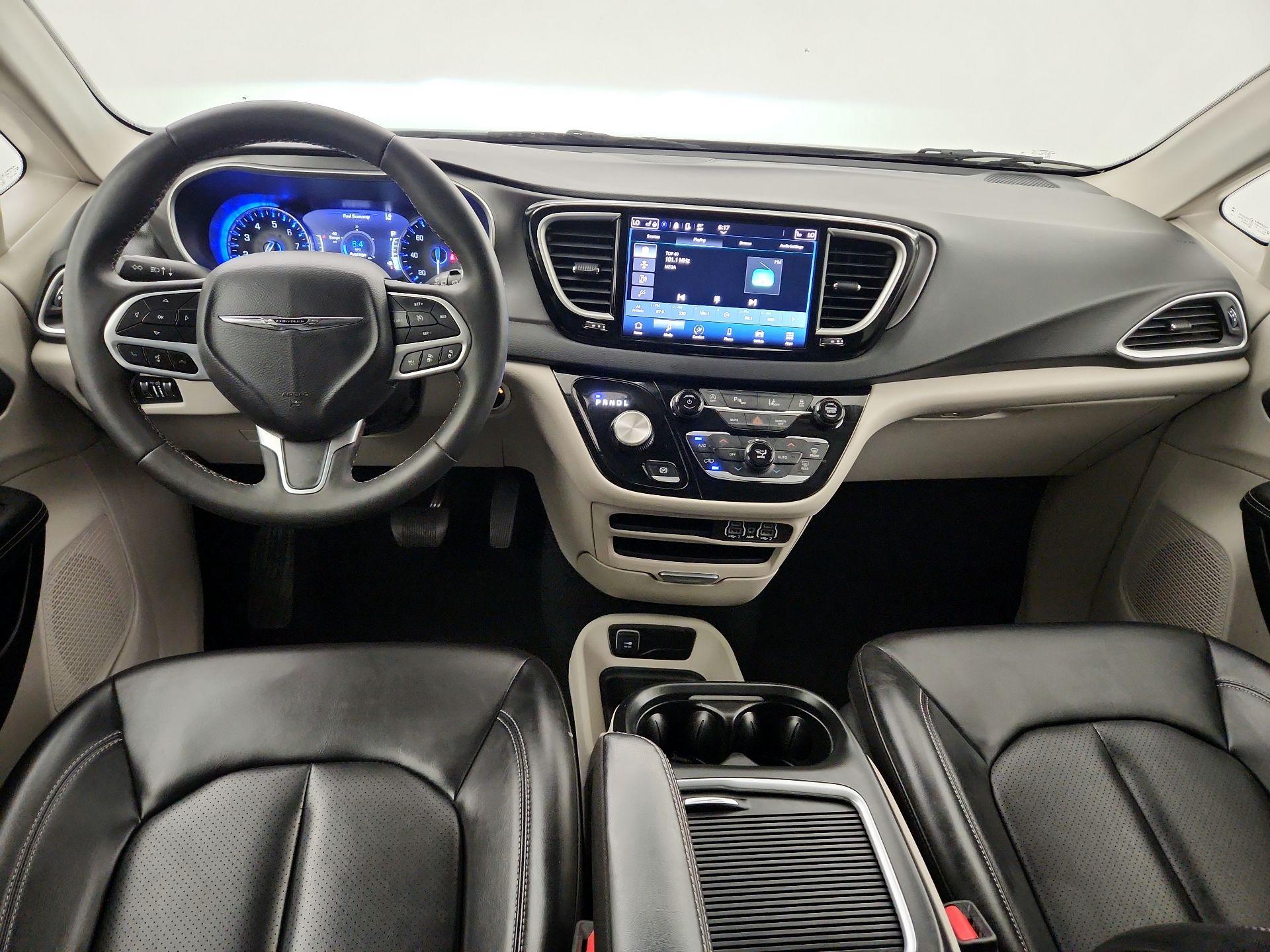 Thumbnail: 2023 Chrysler Pacifica - 8