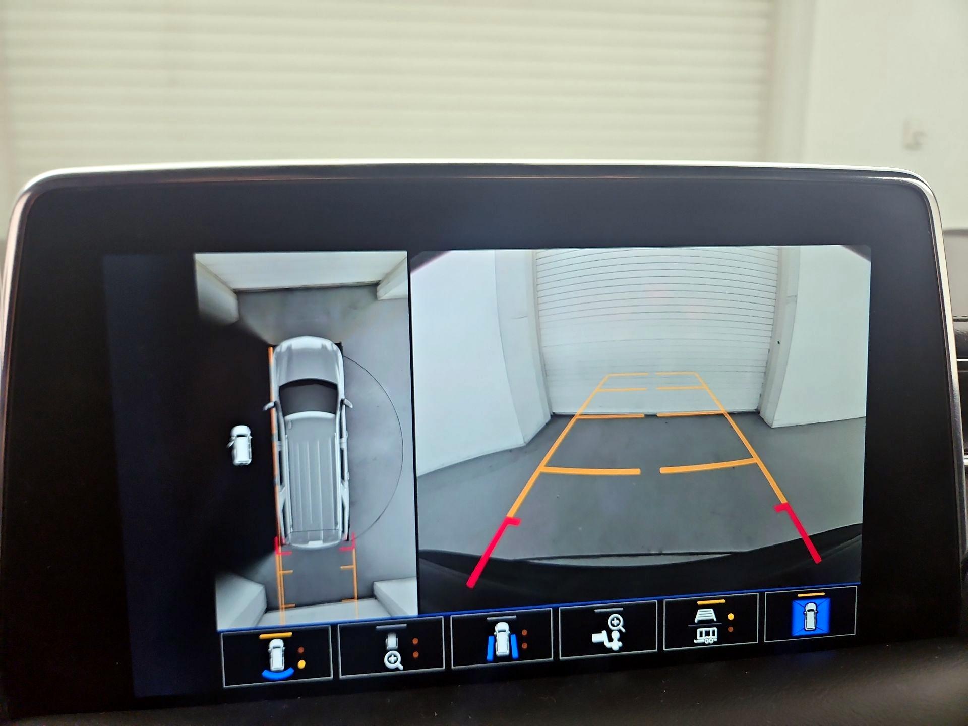 Thumbnail: 2022 Chevrolet Tahoe - 14