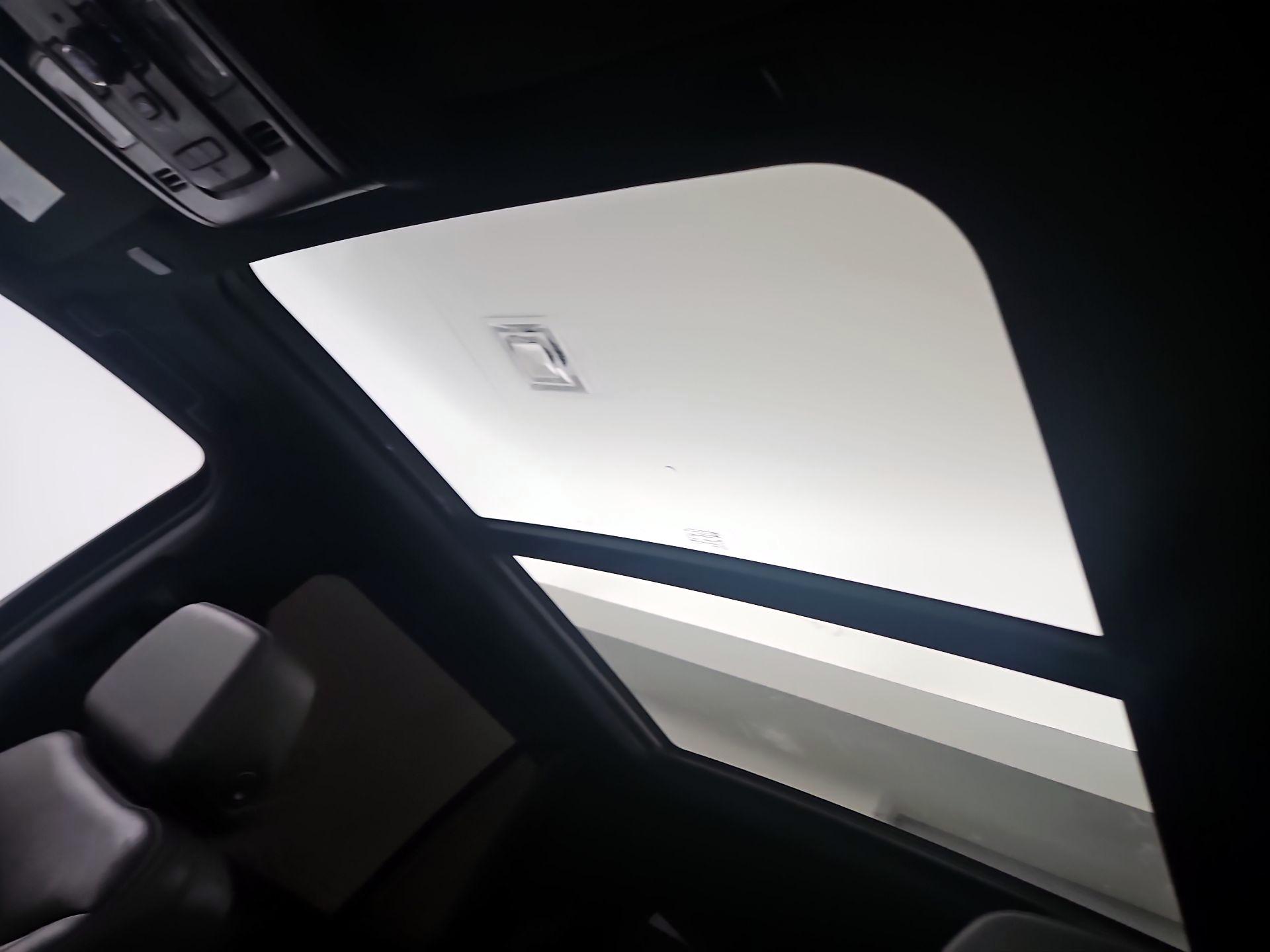 Thumbnail: 2022 Chevrolet Tahoe - 18