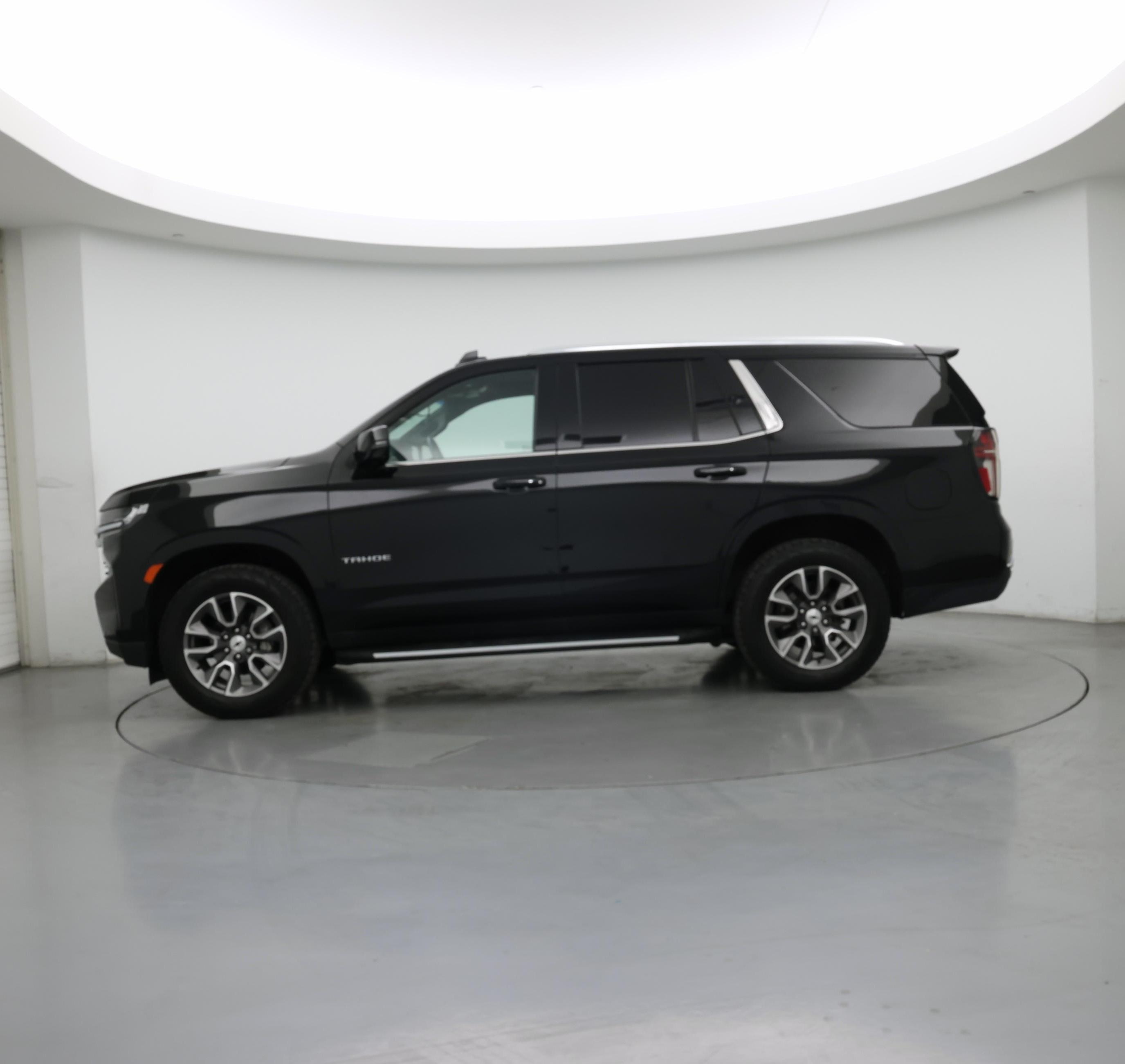 Thumbnail: 2022 Chevrolet Tahoe - 3