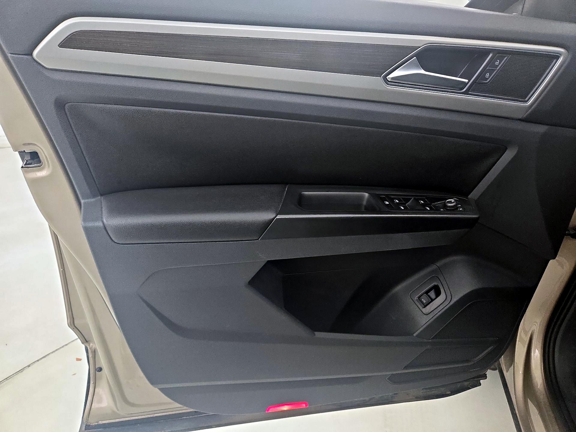 Thumbnail: 2018 Volkswagen Atlas - 12