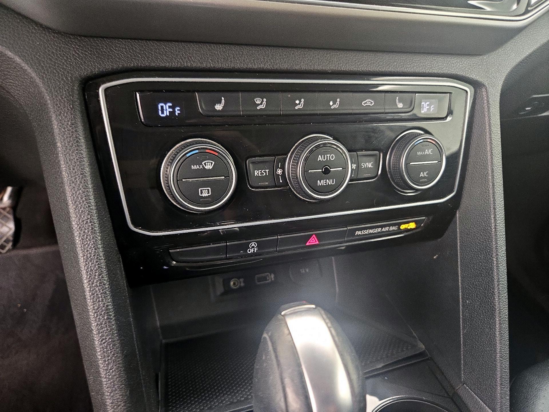 Thumbnail: 2018 Volkswagen Atlas - 16