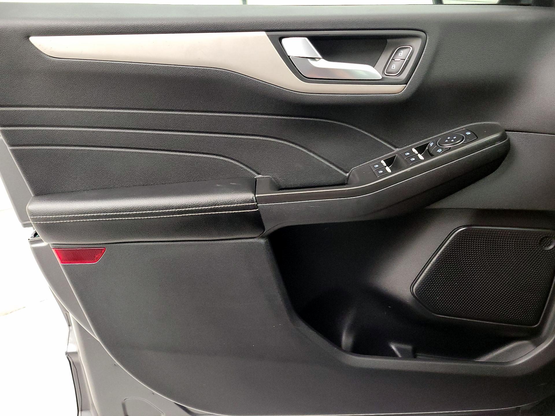 Thumbnail: 2022 Ford Escape - 12