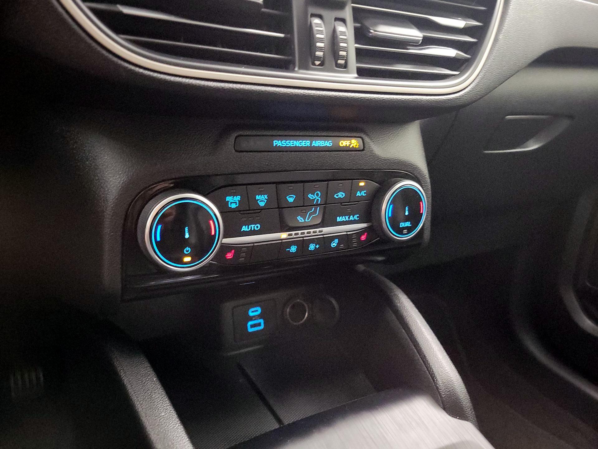 Thumbnail: 2022 Ford Escape - 17