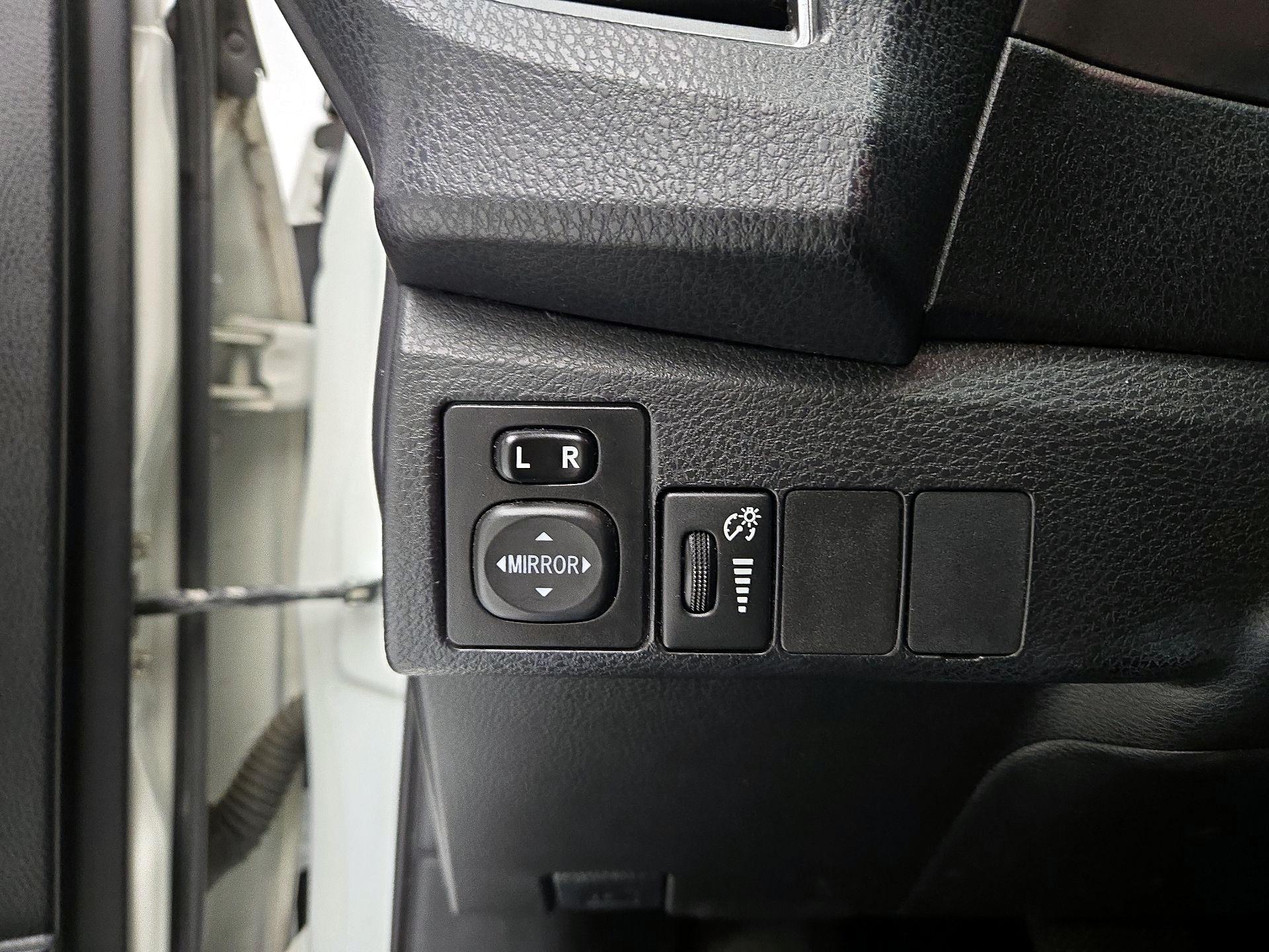 Thumbnail: 2014 Toyota Corolla - 13